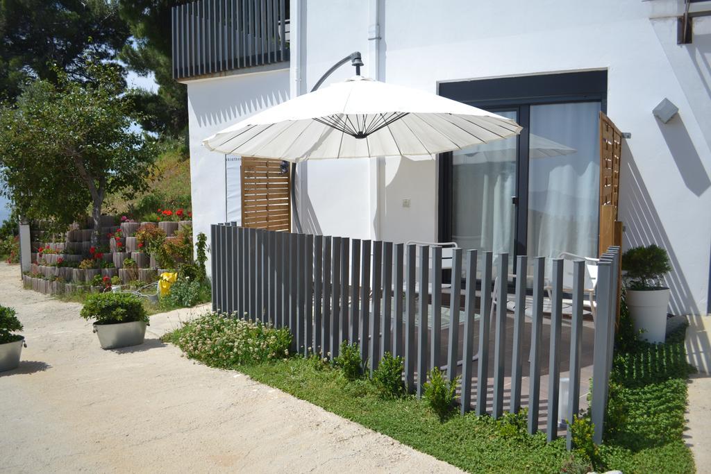 Entechnos Living Aparthotel เมกาลีอัมโมส ภายนอก รูปภาพ
